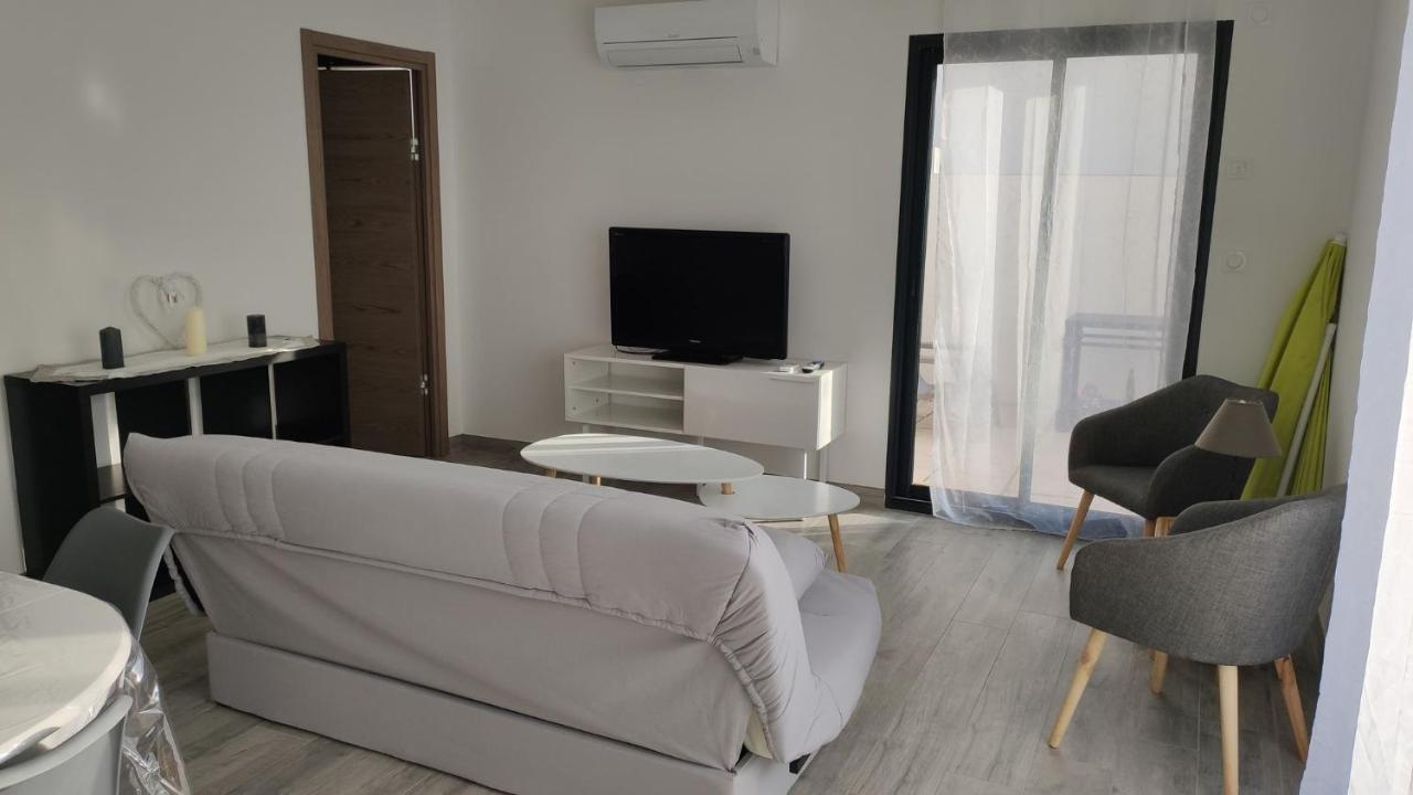Jolie Petite Maison A 50 Metres De La Plage Агд Экстерьер фото